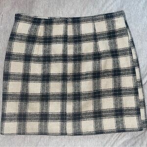 Forever 21 Black and Cream Plaid Mini Skirt